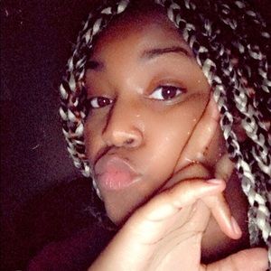 Meet your Posher, Juliette